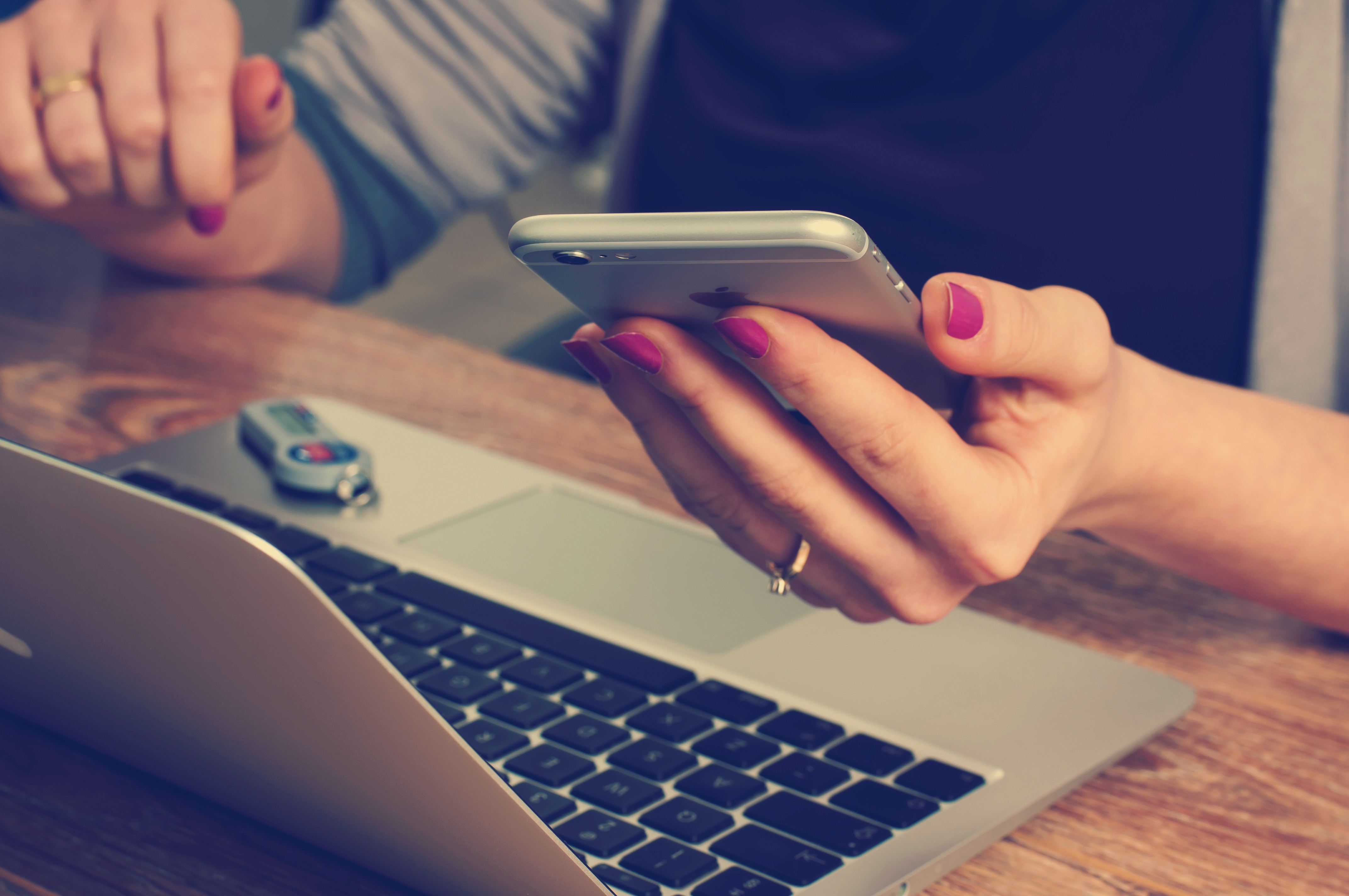 How to Spot the Signs of Abusive Texts & Get Help 6